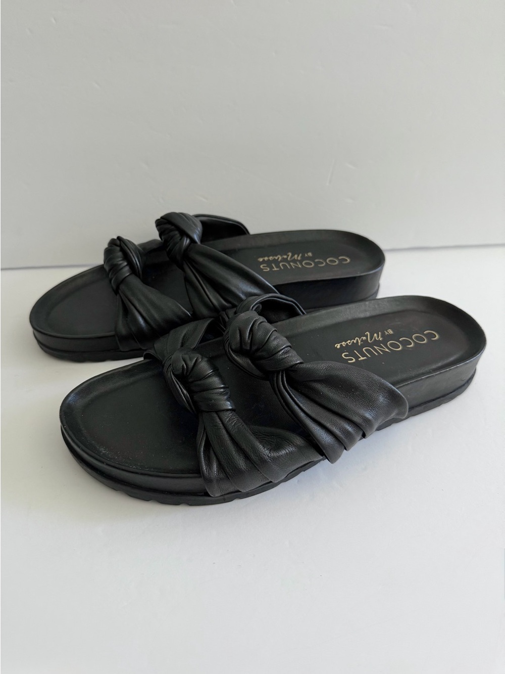 Coconuts by Matisse Park Ave knotted tie slides sandals size 8 black